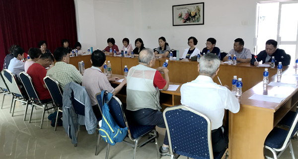 快猫
组织离退休干部开展集中学习活动2_副本.jpg